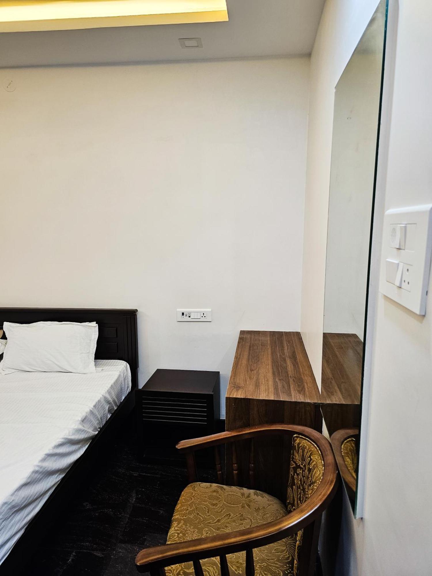 Hotel Jp Residency Yelagiri Esterno foto